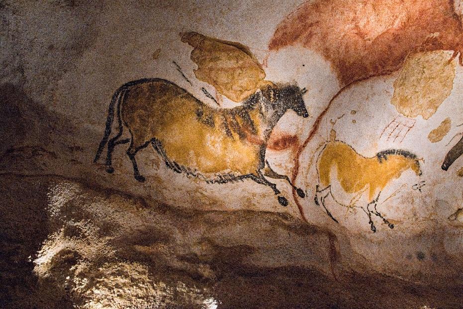 Chauvet Cave, Ardèche region of southeastern France. Image courtasy of Reinhard Bruckner, Pexels. 
