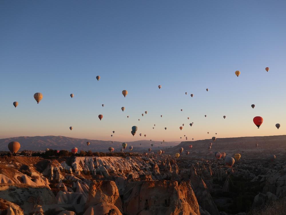 Cappadocia, Turkey. Image courtasy of Sena, Pexels. 